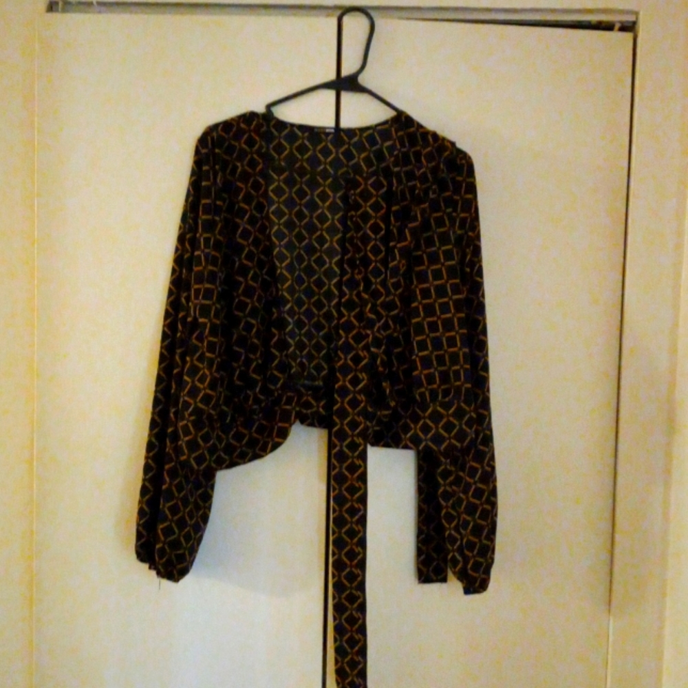 Chain print wrap around blouse